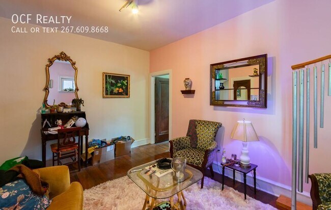 Building Photo - 2 Bed University City Apartment