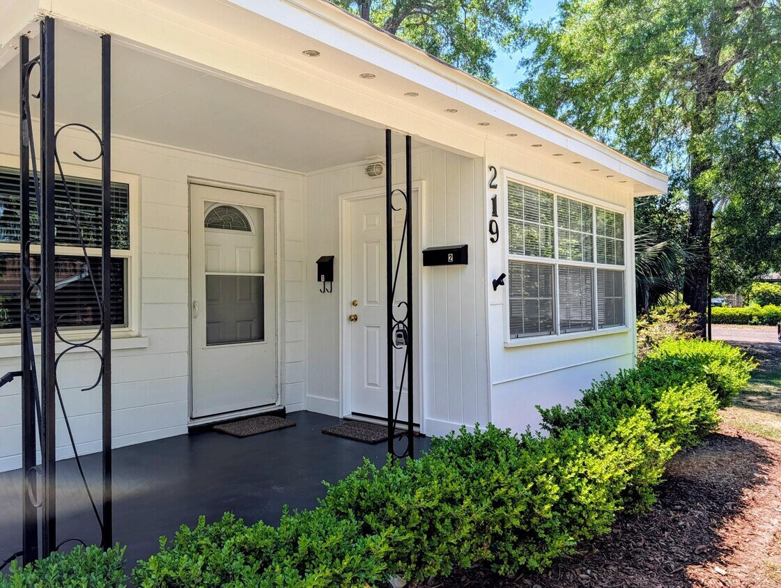 Foto del edificio - 219 W 7th Ave