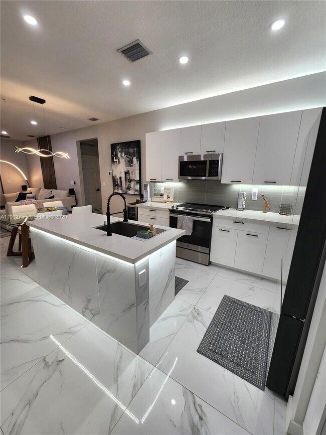 Foto del edificio - 8363 NW 41st St