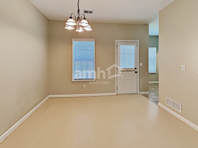 Foto del edificio - 2756 Lake Park Ridge W