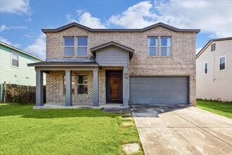 Building Photo - 668 NW Crossing Dr