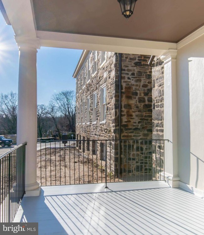 Building Photo - 3110 Crittenton Pl