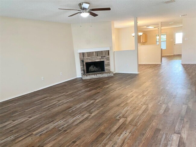 Foto del edificio - 4045 Golden Horn Ln