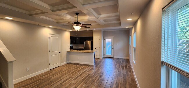 Foto del edificio - Townhome for rent