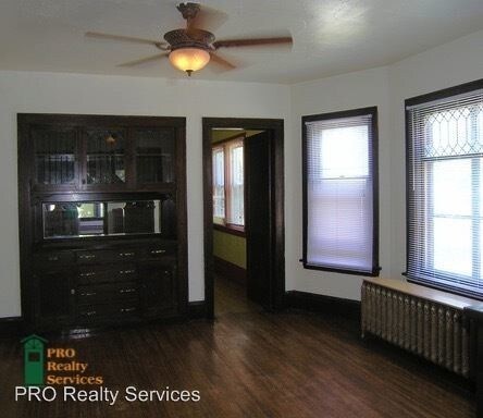 Building Photo - 927-927 Logan Ave N