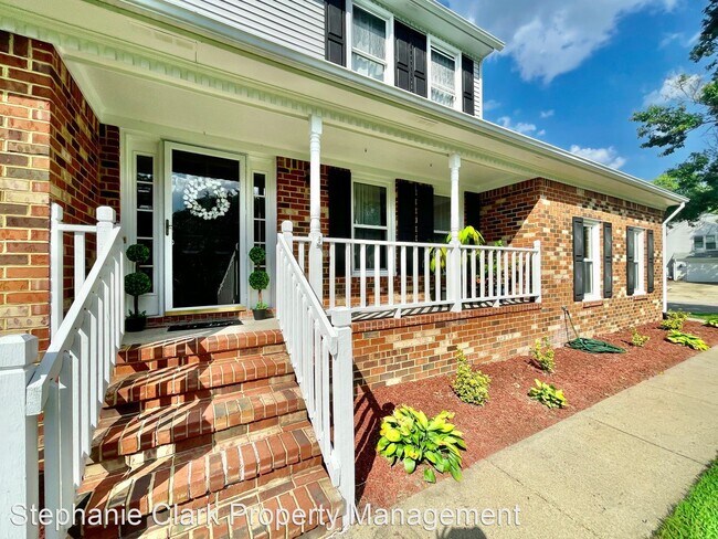 Building Photo - 4 br, 2.5 bath House - 4424 Clevhamm Common