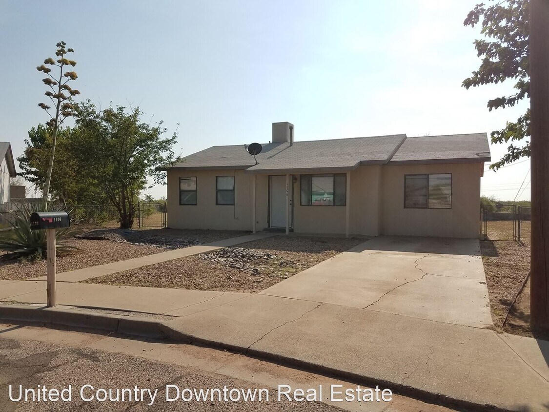 Foto principal - 2 br, 2 bath House - 1106 Memory Lane
