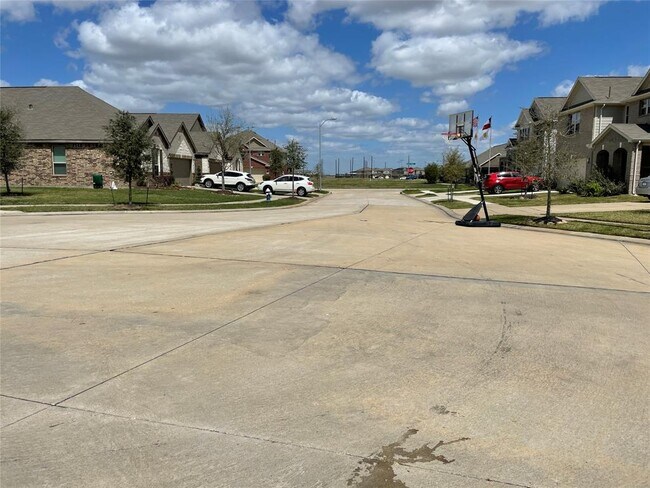Foto del edificio - 5006 Pine Ridge Knoll Ct