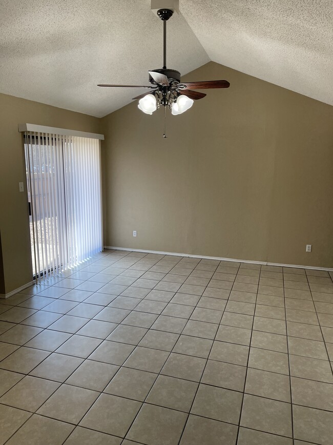 Building Photo - 426 Lochridge Dr