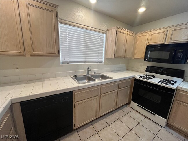Building Photo - 5409 Overland Express St