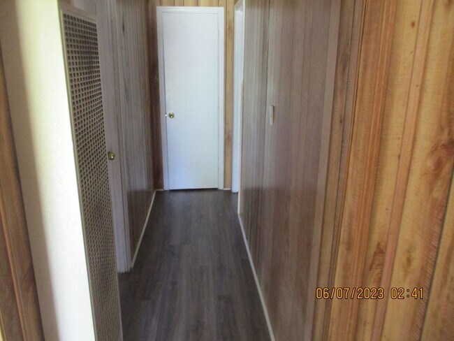 Foto del edificio - 1706 Hoover St