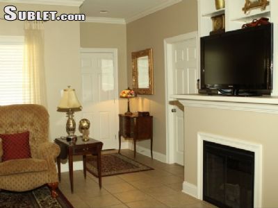 Building Photo - 305 Woodshire Dr