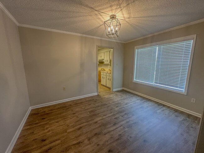 Foto del edificio - 2224 S Sherwood Dr