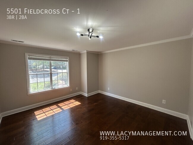 Foto del edificio - 5501 Fieldcross Ct