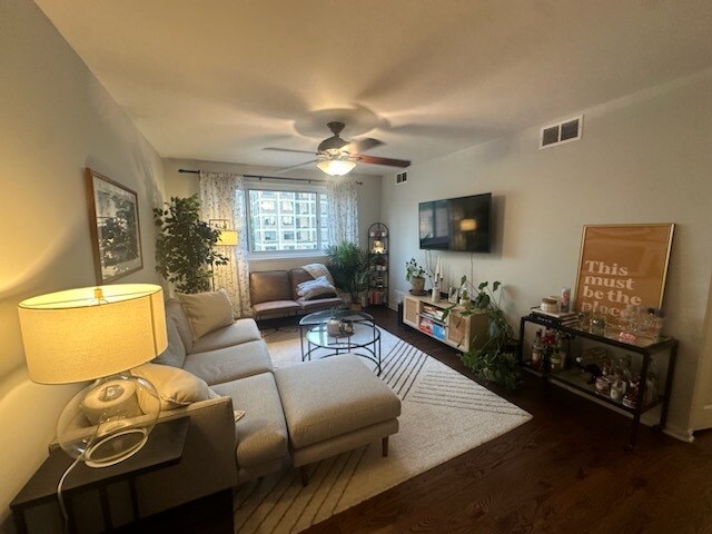 Primary Photo - 515 W Wrightwood Ave