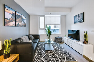 Building Photo - 90 Champagne Ave S