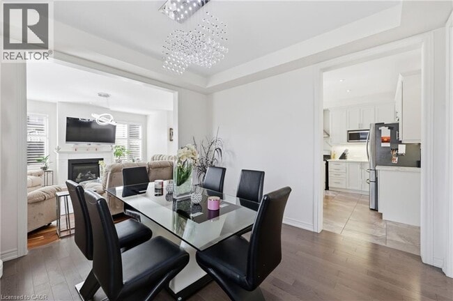 Building Photo - 97 Narbonne Cres
