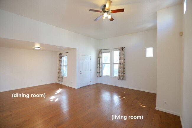 Foto del edificio - Bayview: Gated Community Townhome Three Be...