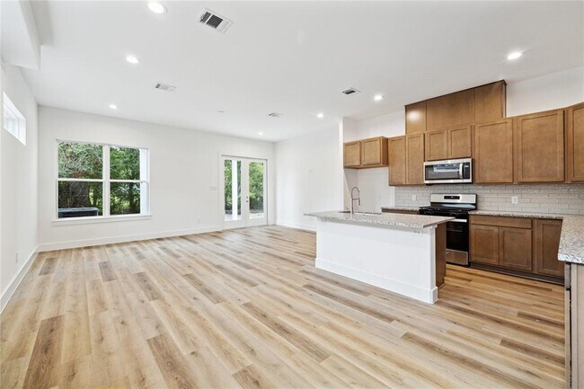 Foto del edificio - 5615 Perkins St