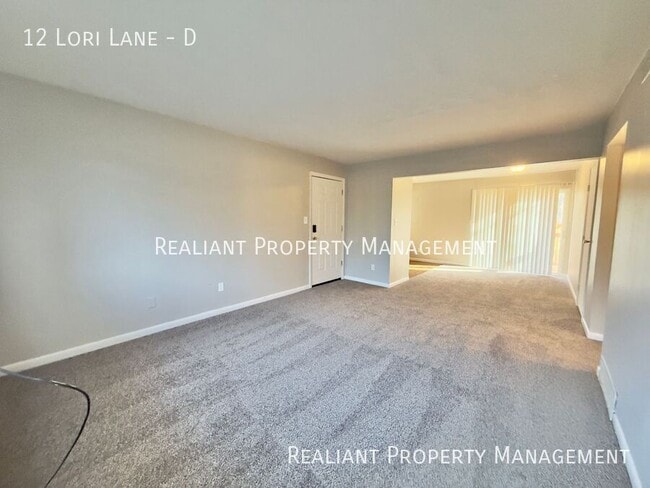 Building Photo - 12 Lori Ln