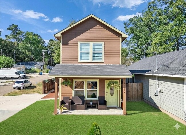 Building Photo - 16984 W Juneau St