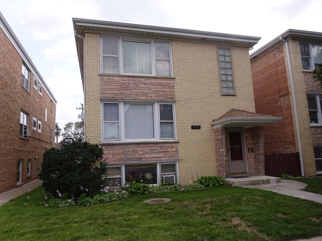 Primary Photo - 5831 W Lawrence Ave