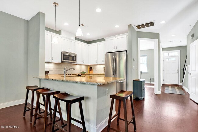 Foto del edificio - 1670 Fallen Leaf Ln