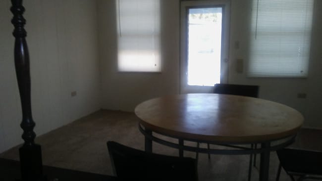 Den - 7349 Ulmerton Rd