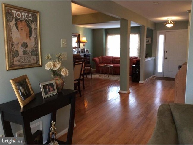 Pasillo - 160 Canterbury Ln