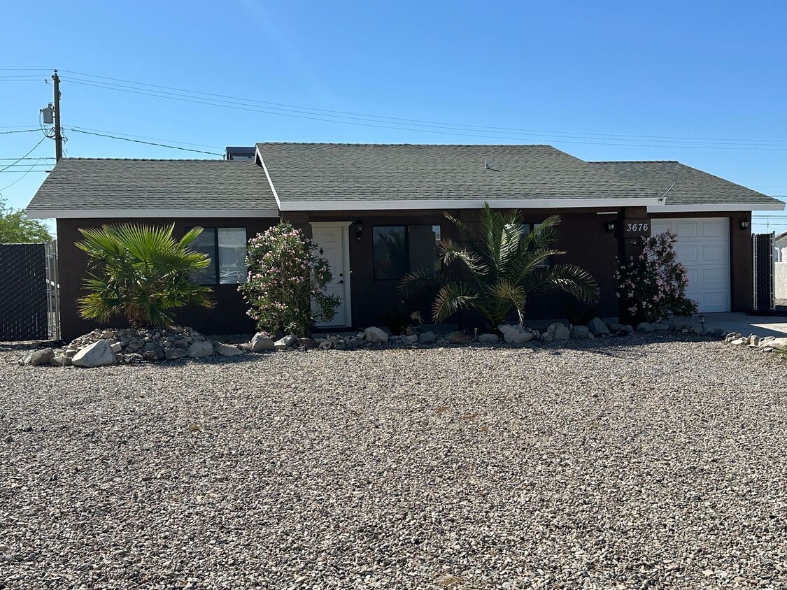 Primary Photo - Furnished/or Un-Furnished - Pool home - 2 ...