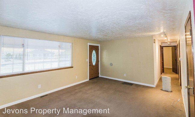 Foto del edificio - 3 br, 2 bath House - 8807 W Chestnut