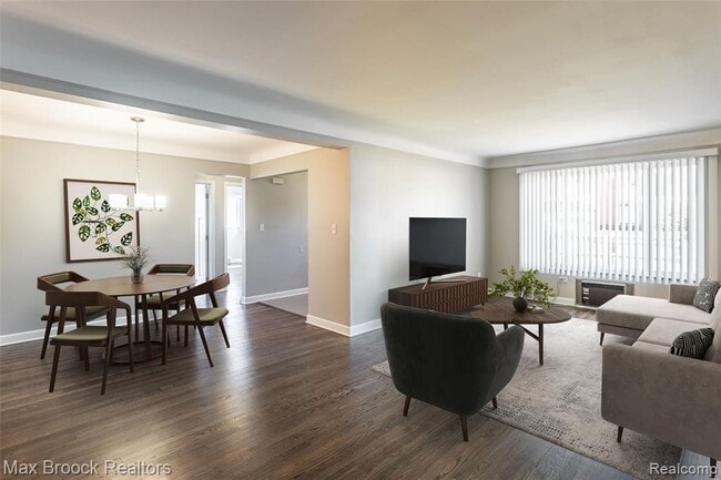 Building Photo - 1909 Gardenia Ave