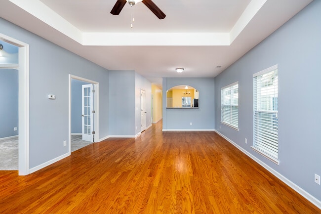 Building Photo - 2437 A Duxbury Dr