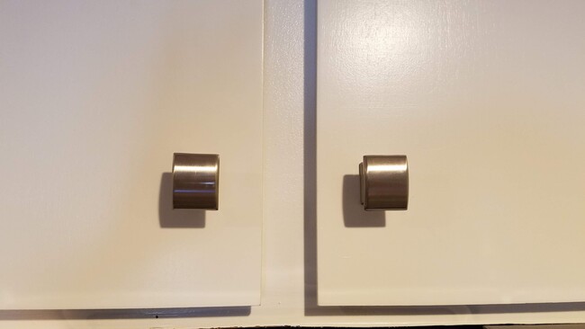 Updated cabinets - 3033 E Devonshire Ave