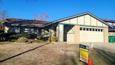 Building Photo - 4405 Primavera Ave