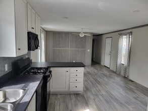 Building Photo - 261 Cambridge Dr