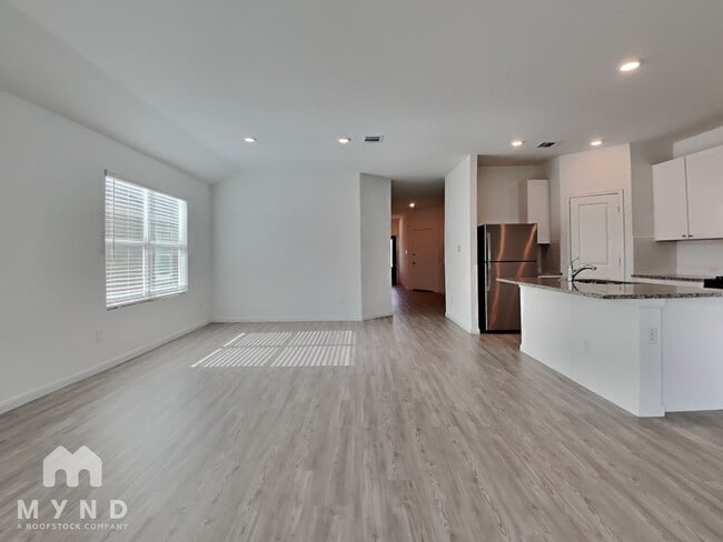 Building Photo - 5908 Geronimo Wy