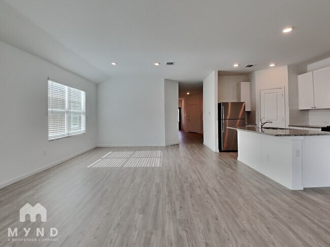 Foto del edificio - 5908 Geronimo Wy