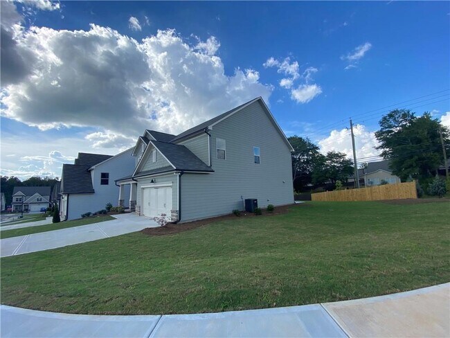 Building Photo - 5406 Town Square Way