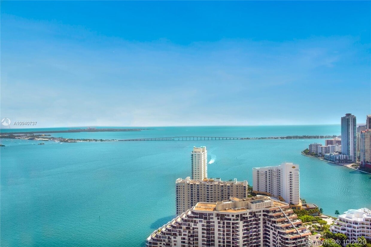 Primary Photo - 848 Brickell Key Dr