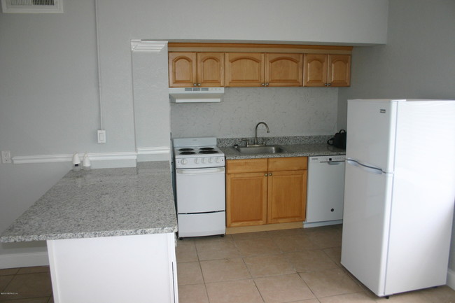 Building Photo - 311 W Ashley St