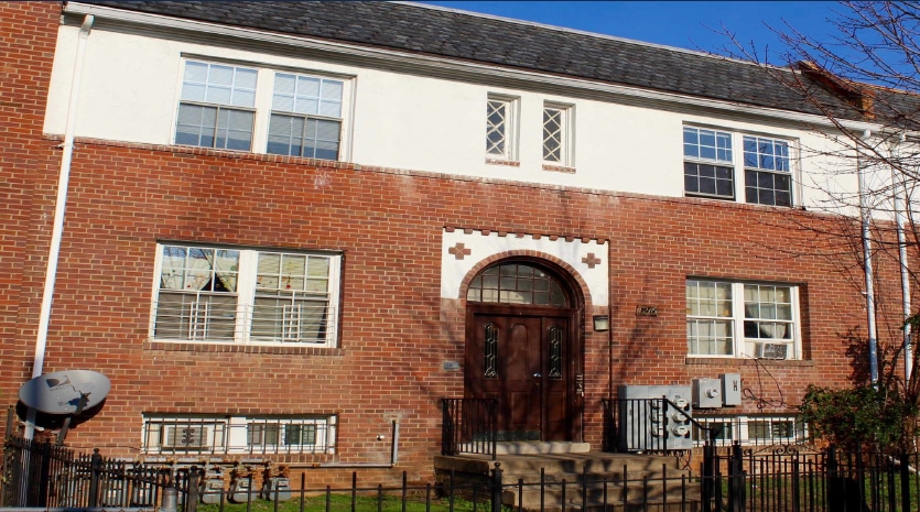 Main Photo - 1216 Raum St NE