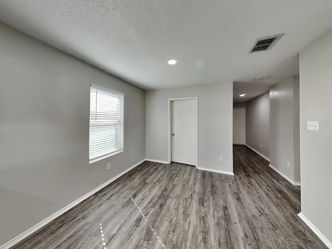 Foto del edificio - 4837 Waterford Dr
