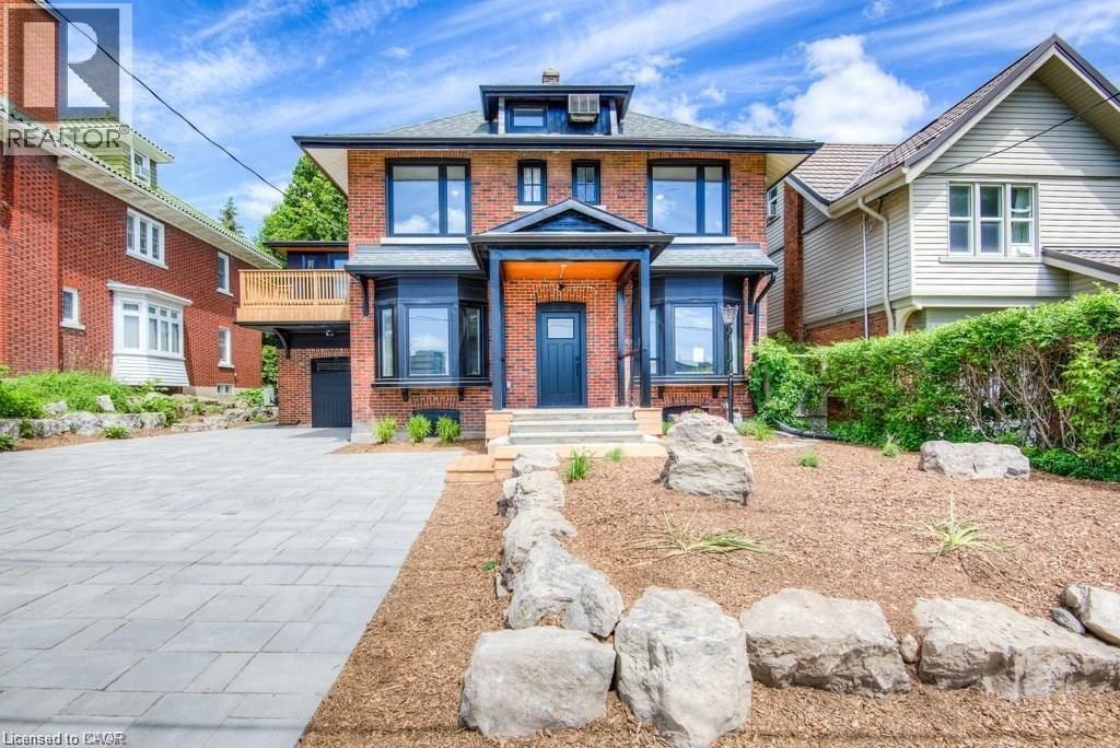 Photo principale - 16 Wellington St N