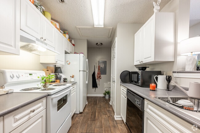 KITCHEN - Ashton Pointe