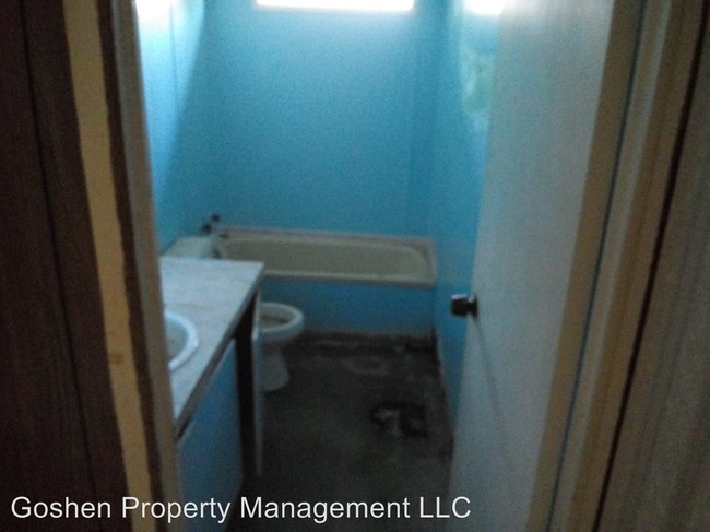 Building Photo - 3 br, 2 bath House - 3850 S Merdian #218