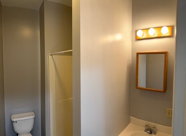 Foto del edificio - Modern 1 room Studio Corning**no pet dogs**