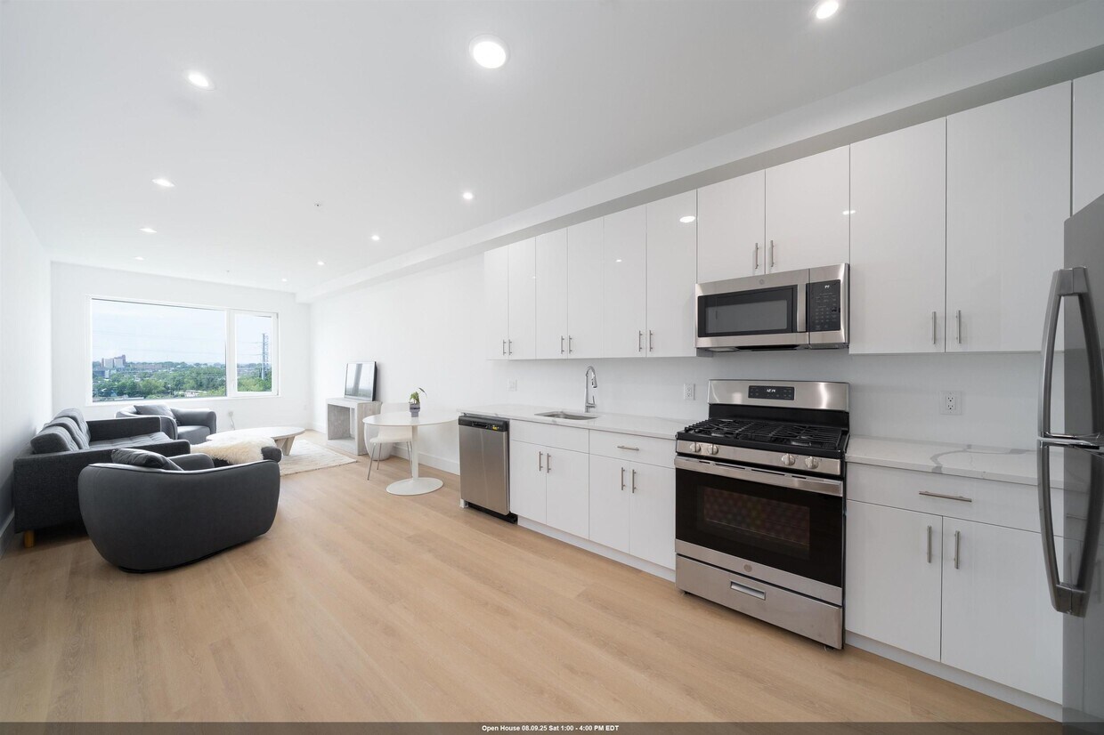 Foto principal - 3309 Liberty Ave