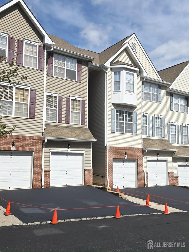 Building Photo - 142 Conover Terrace