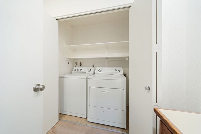 Foto del edificio - 2 bedroom Condo